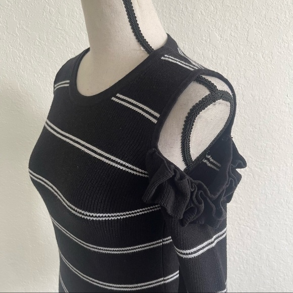 JACK BY BB DAKOTA Black White Eloisa Striped Ruffle Cold Shoulder Sweater Small - Picture 4 of 7